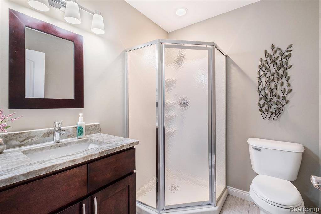 698 Shoreline Drive, Fenton, MI 48430 — Photo 15