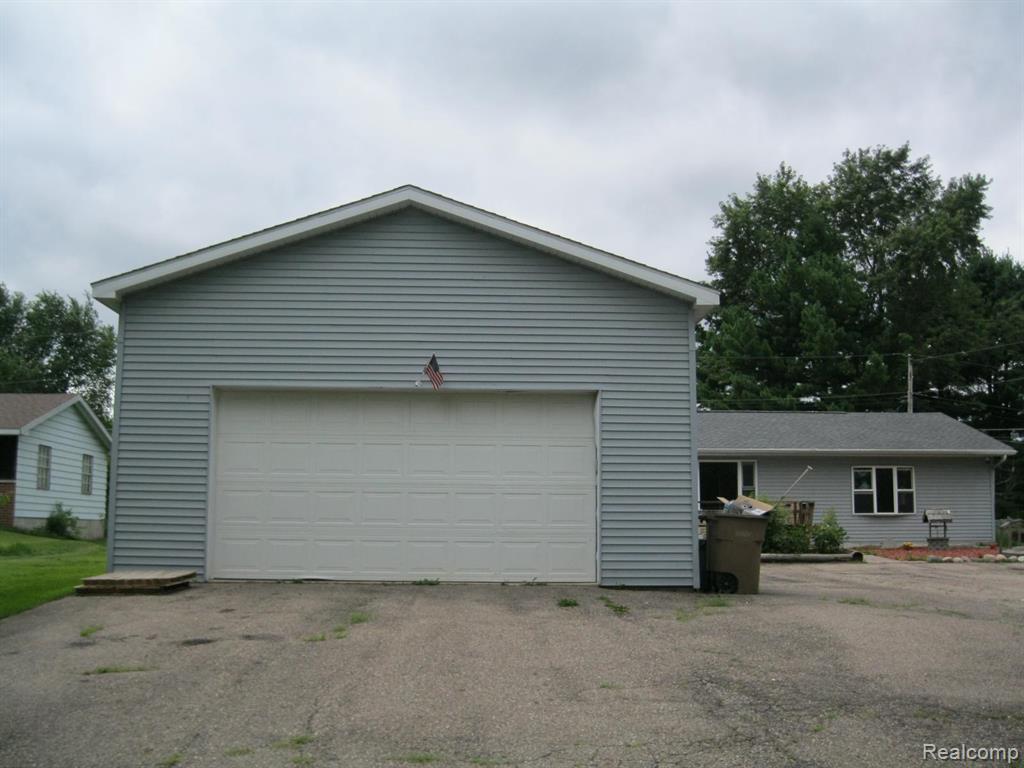 4500 Pommore, Milford, MI 48380 — Photo 9