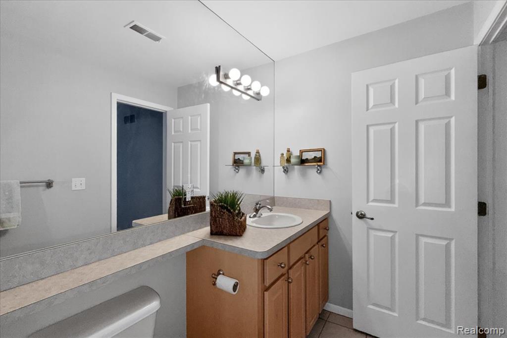 731 Amberly Drive, C, Waterford, MI 48328 — Photo 18