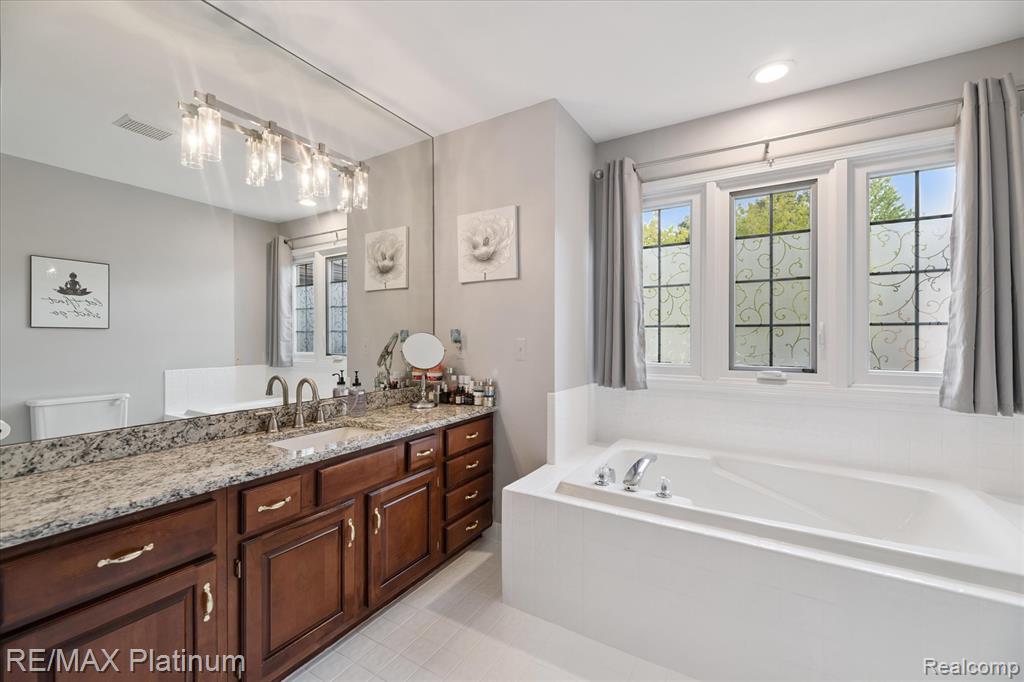 1025 Pinewood Court, Brighton, MI 48116 — Photo 12