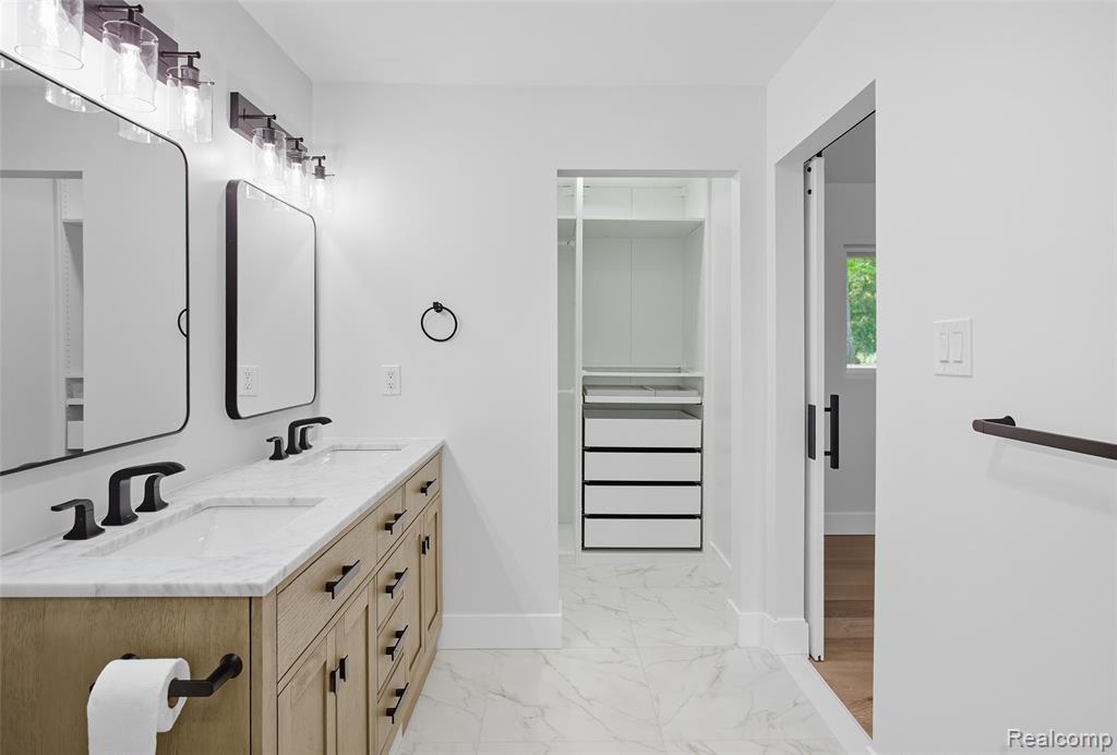 5190 Westcombe Lane, West Bloomfield, MI 48324 — Photo 23