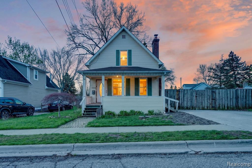 913 Cedar Street, St. Clair, MI 48079 — Photo 23