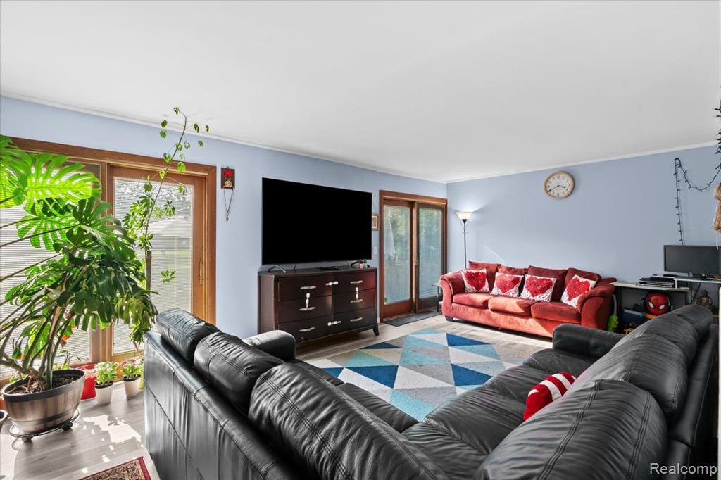 24243 Bashian Drive, Novi, MI — Photo 5
