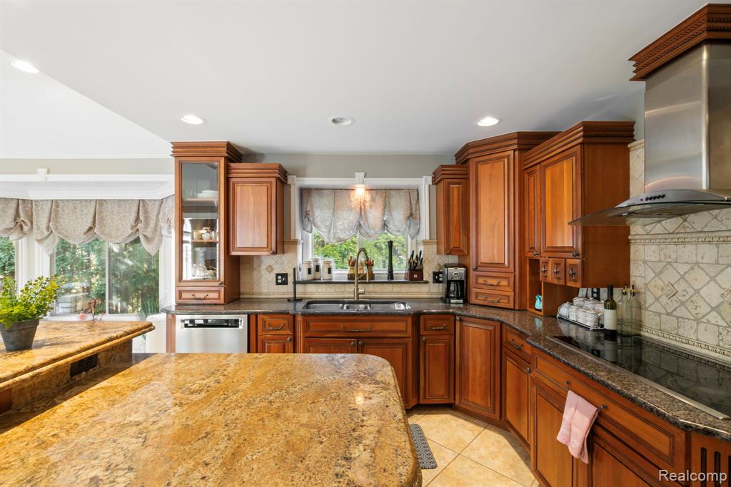 51246 Woodside Drive, Macomb, MI 48042 — Photo 15