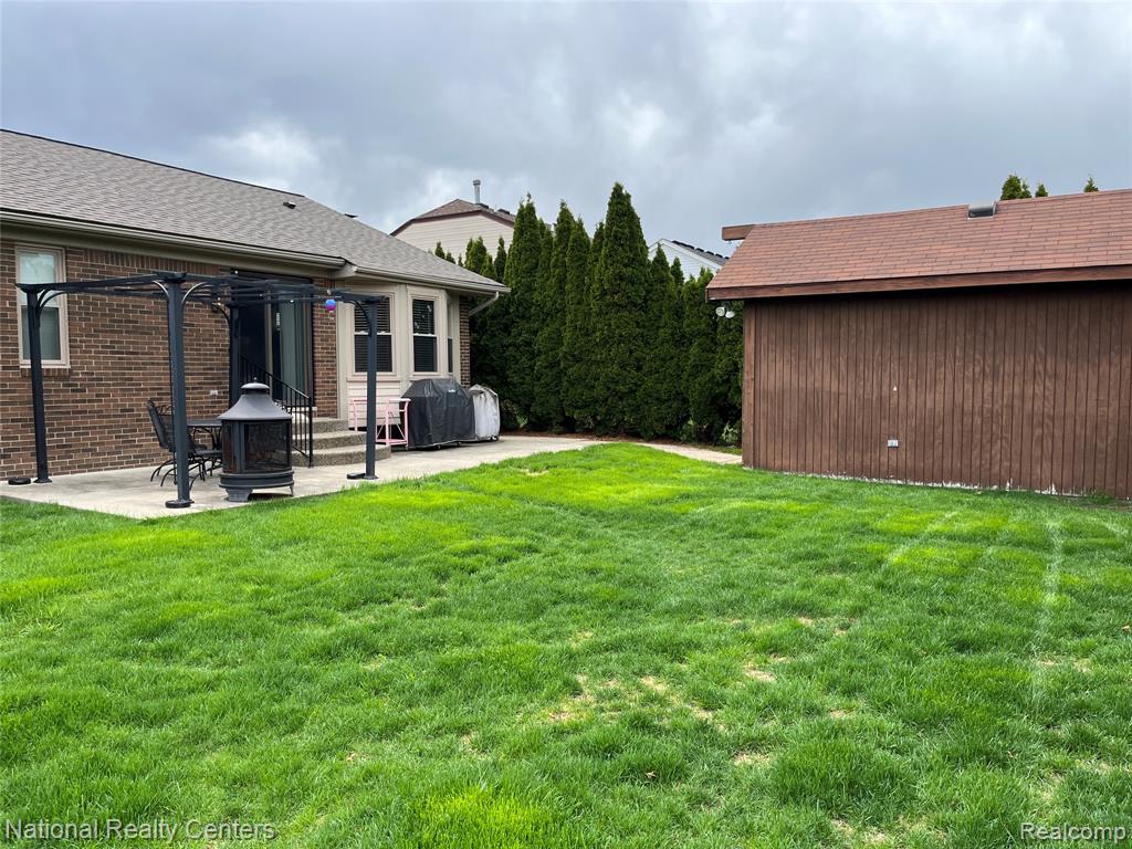 15719 Golden Drive, Macomb, MI 48044 — Photo 19