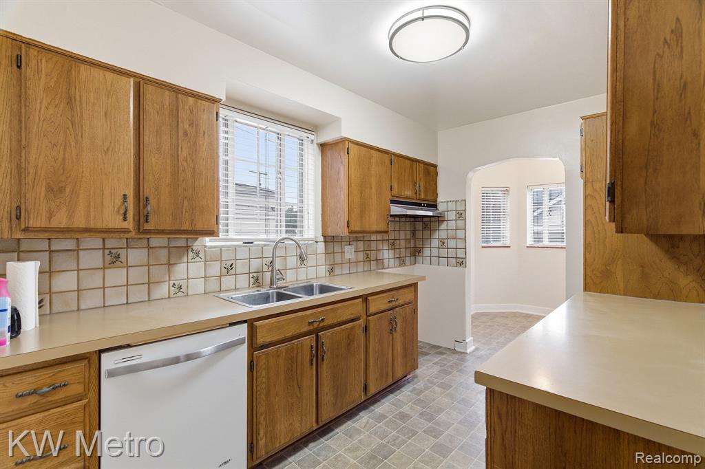 19136 Santa Barbara Drive, Detroit, MI 48221 — Photo 11