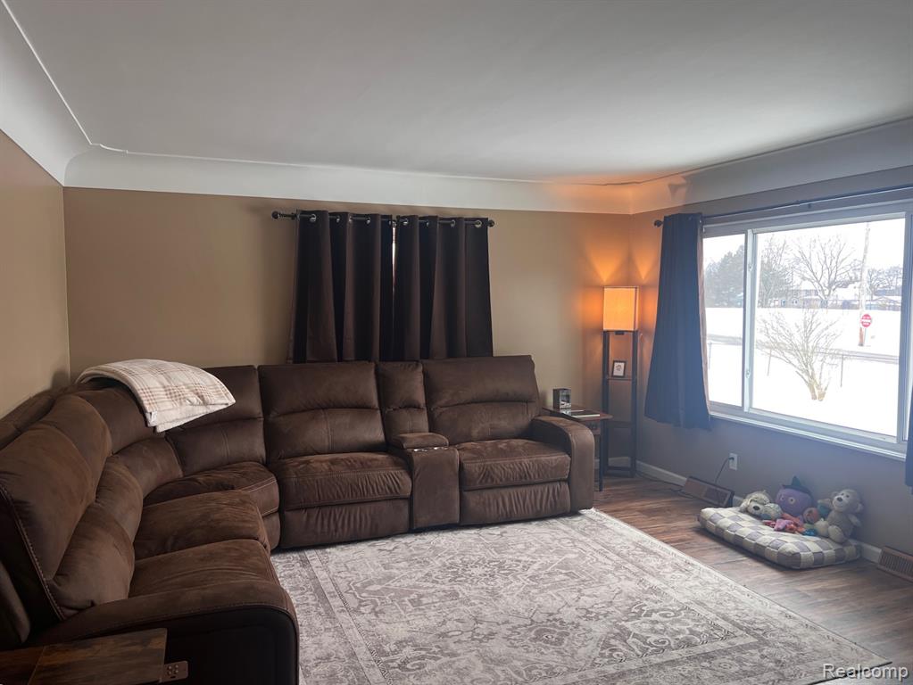 899 Oak Street, Lennon Vlg, MI 48449 — Photo 2