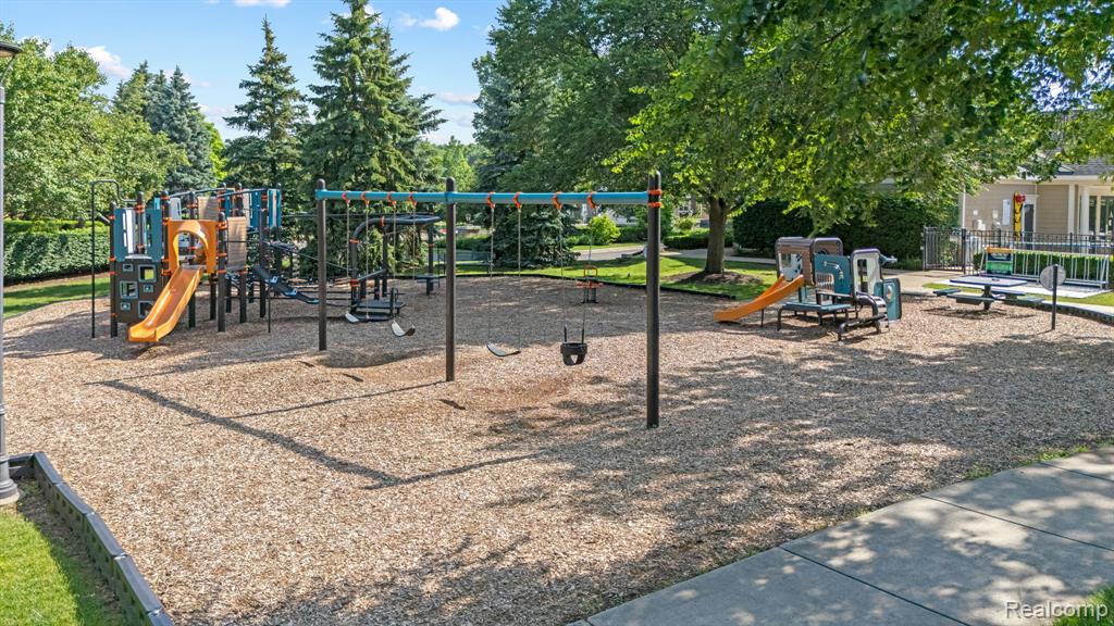 6060 Balmoral Way, Commerce Twp, MI 48382 — Photo 57