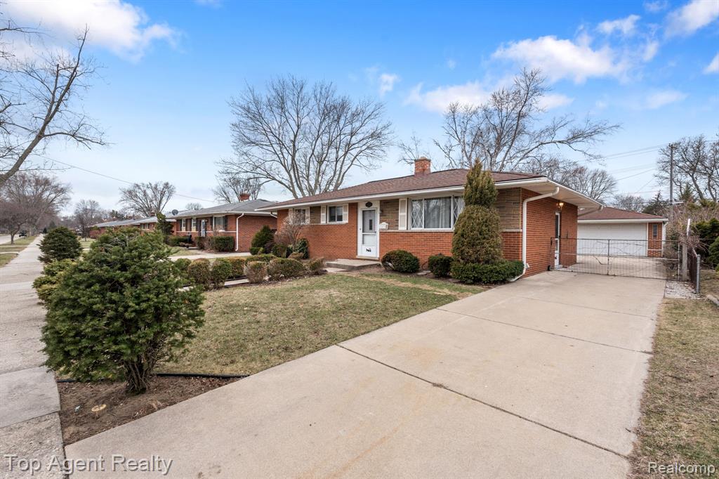 9001 Shannon Drive, Sterling Heights, MI 48314 — Photo 3