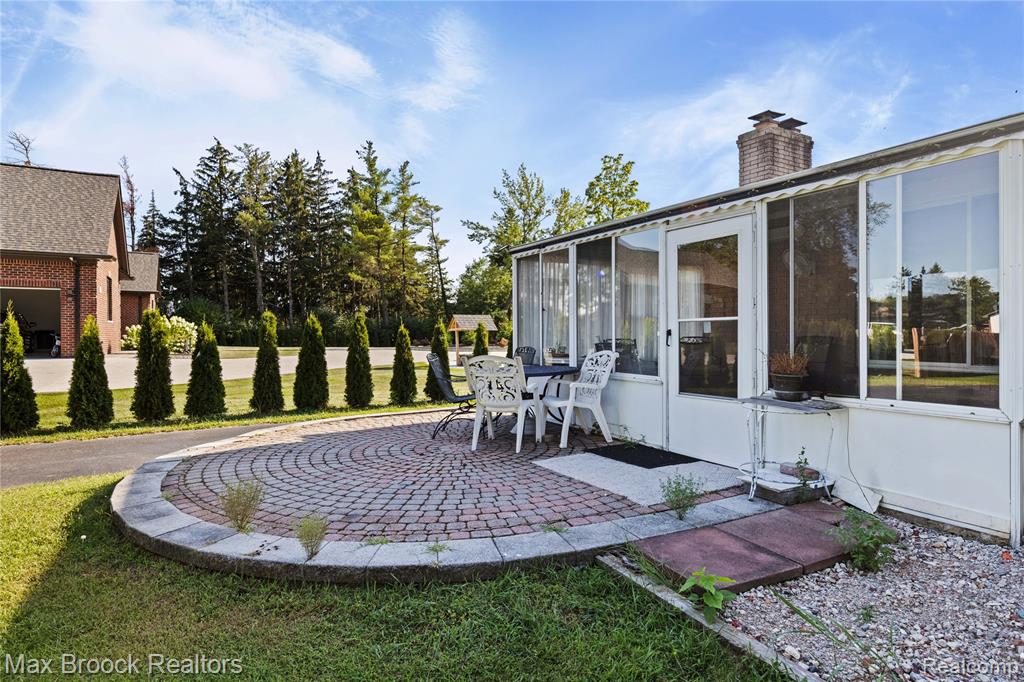 41544 Dequindre Road, Sterling Heights, MI 48314 — Photo 40
