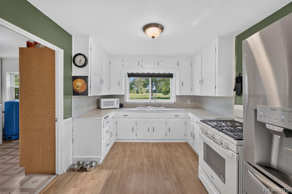 7077 Frances Road, Flushing, MI 48433 — Photo 15