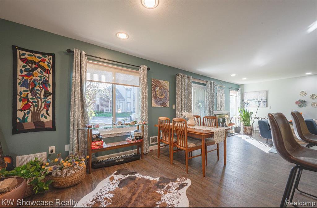 7455 BRYNMAWR Court, 31, West Bloomfield, MI — Photo 5