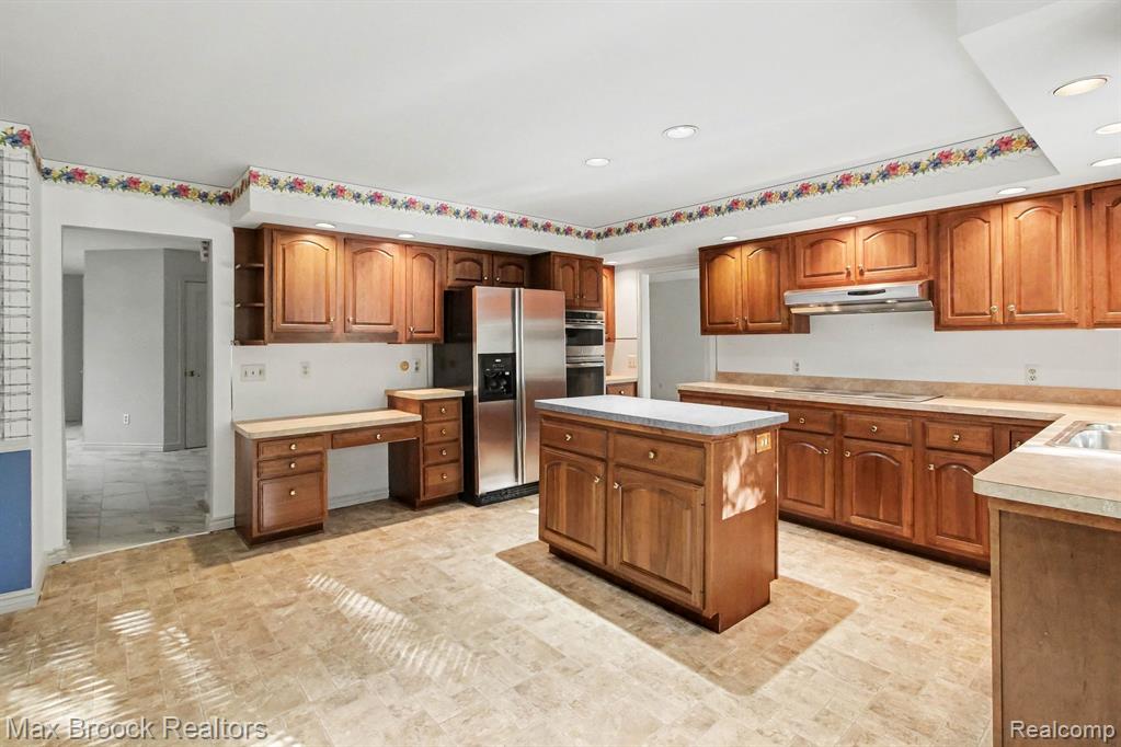 21850 Dover Court, Beverly Hills, MI 48025 — Photo 12