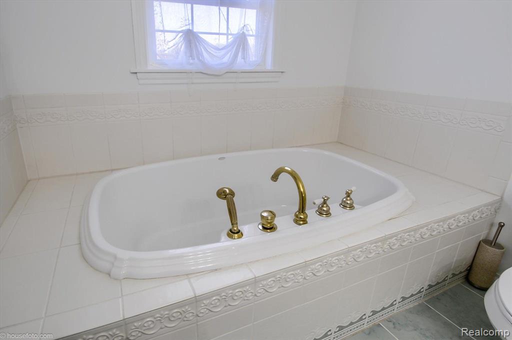 5732 COBBLESTONE Drive, North Branch, MI 48461 — Photo 29