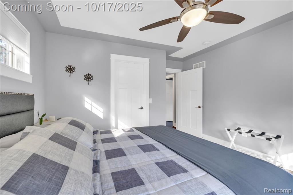 818 Longfellow Avenue, Royal Oak, MI 48067 — Photo 41