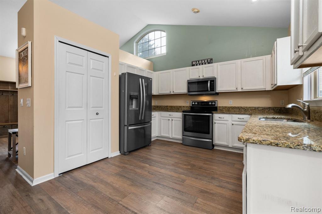 5617 VERSAILLES Avenue, Ann Arbor, MI 48103 — Photo 10