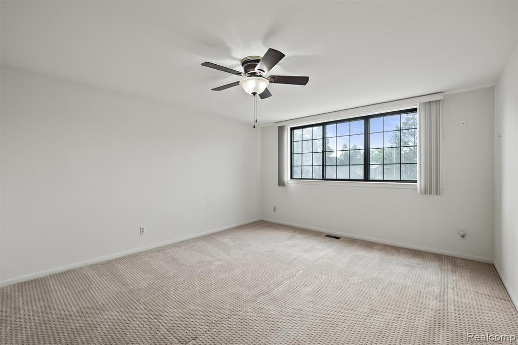7208 Creeks Bend Drive, West Bloomfield, MI — Photo 17