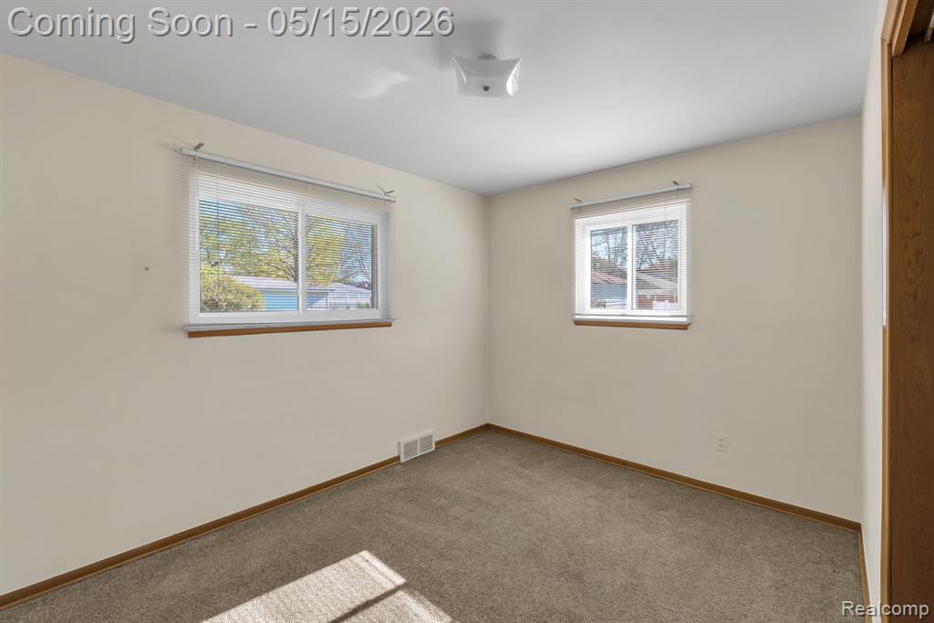 8610 N Evangeline Street, Dearborn Heights, MI 48127 — Photo 30