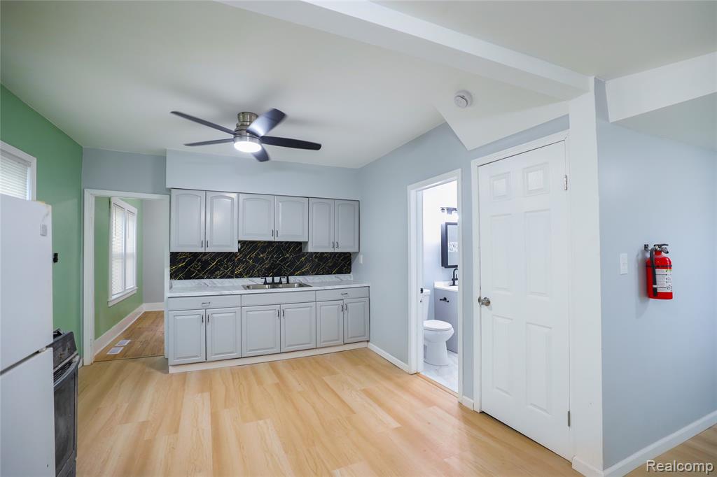 5170 Evaline Street, Hamtramck, MI 48212 — Photo 8