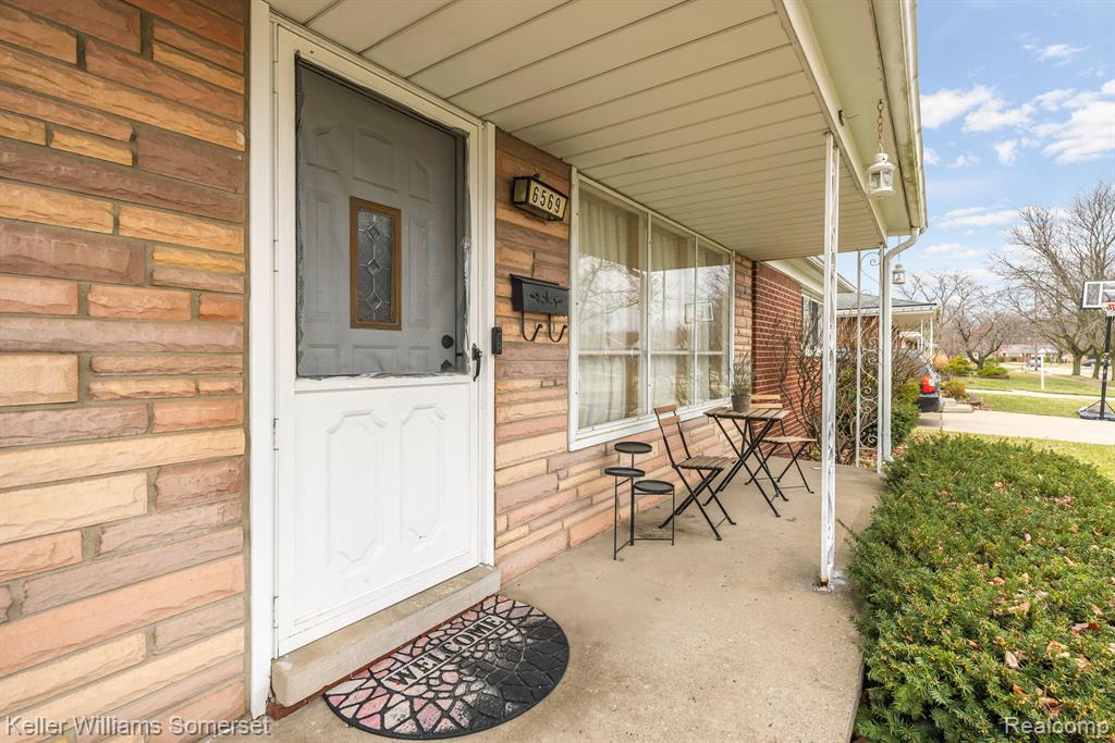 6569 HAWTHORNE Street, Garden City, MI — Photo 4
