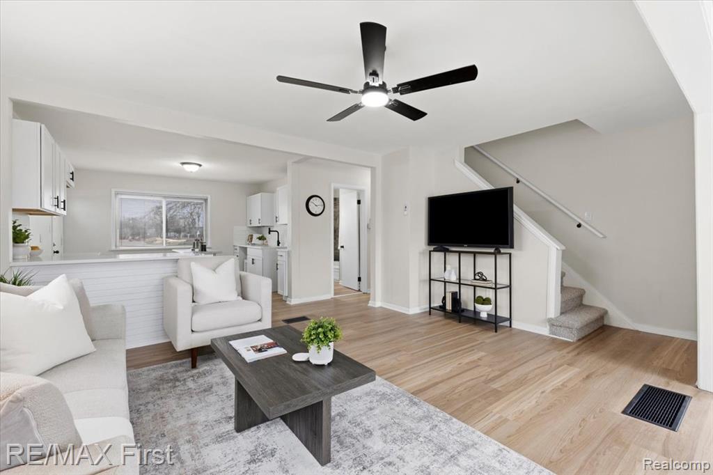 20675 Van Antwerp Street, Harper Woods, MI 48225 — Photo 5