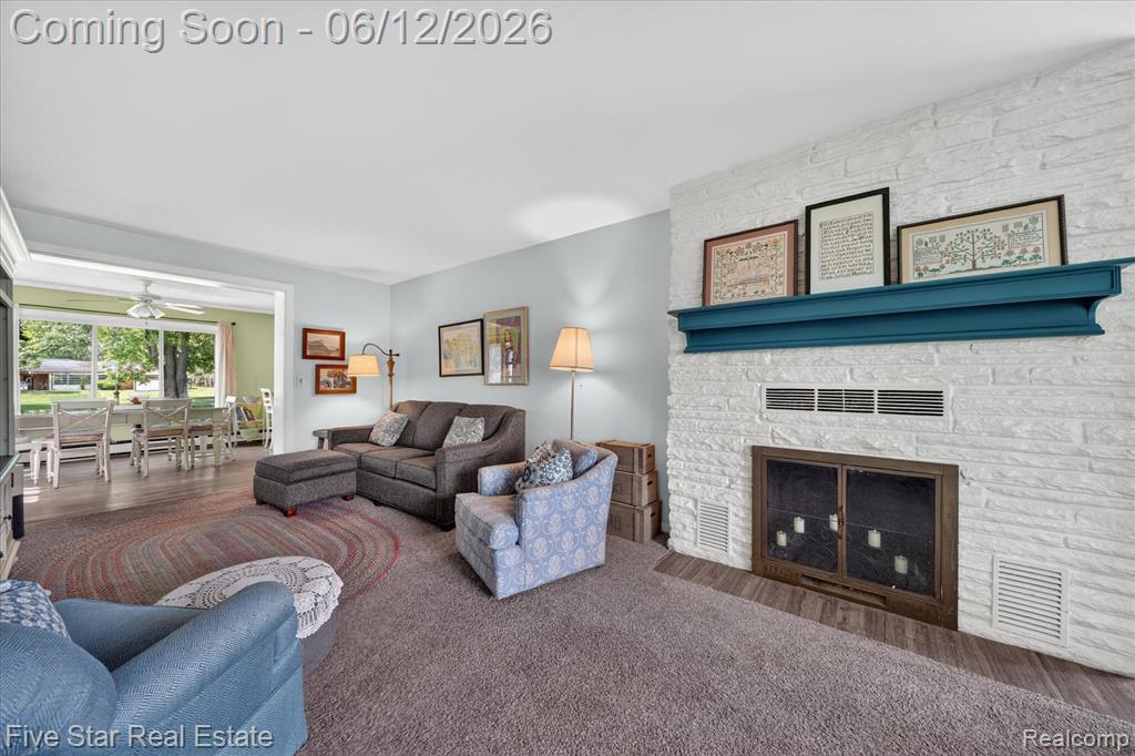 82 E Hurst Drive, Troy, MI 48085 — Photo 6