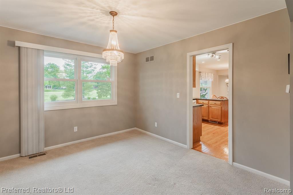 41130 WHITE HAVEN Court, Northville, MI 48168 — Photo 11