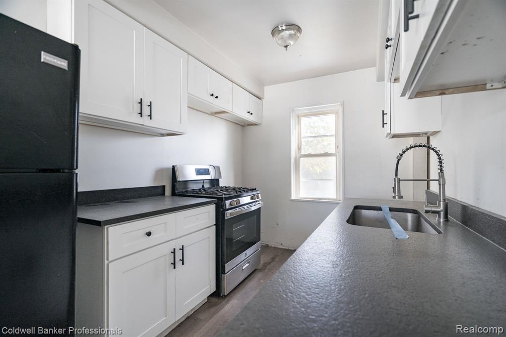 23442 Melville Avenue, Hazel Park, MI 48030 — Photo 4