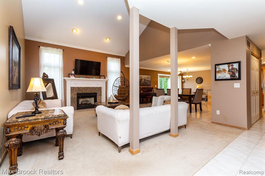 50592 MURRAY Drive, Macomb, MI 48044 — Photo 6