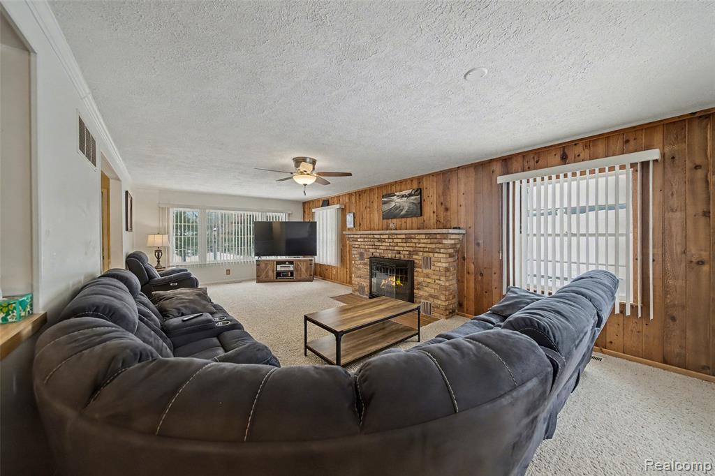 11849 Four Lakes Drive, South Lyon, MI 48178 — Photo 8