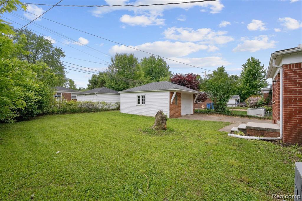 8356 GLENGARY Street, Dearborn Heights, MI 48127 — Photo 25