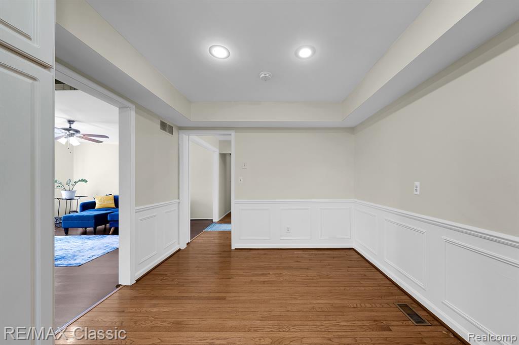 44285 SUFFOLK Court, Canton, MI 48187 — Photo 16
