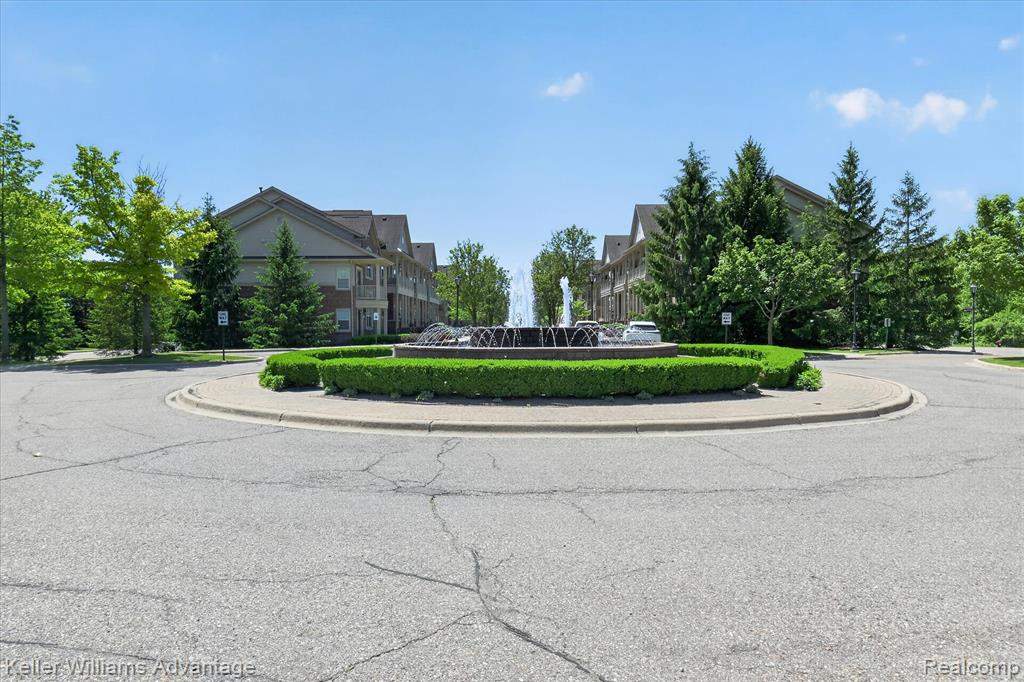 446 Old Pine Way, Walled Lake, MI 48390 — Photo 41