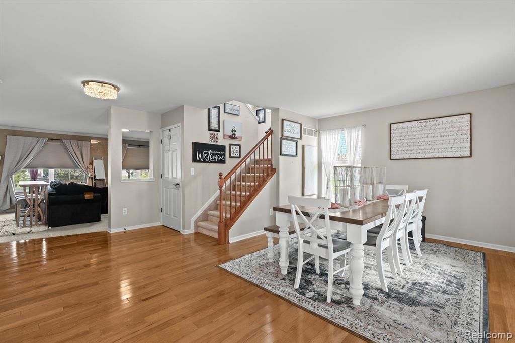 469 RIDGEWOOD Drive S, Ortonville, MI 48462 — Photo 11
