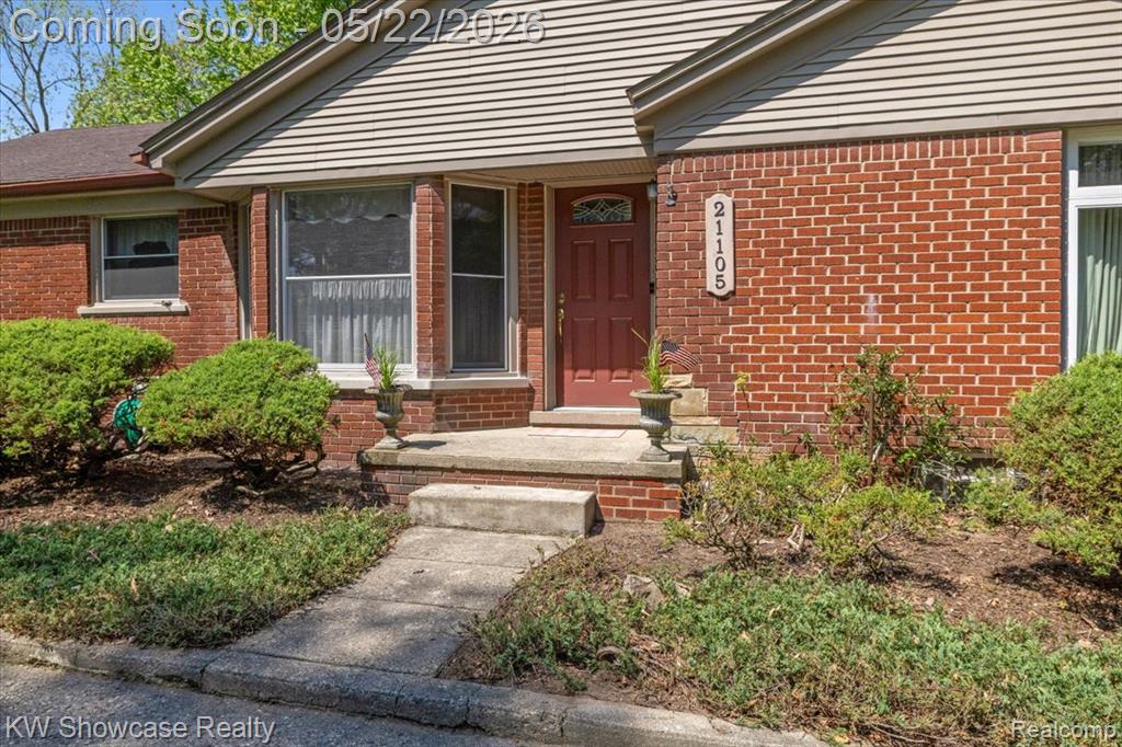 21105 Hugo Street, Farmington, MI 48336 — Photo 3