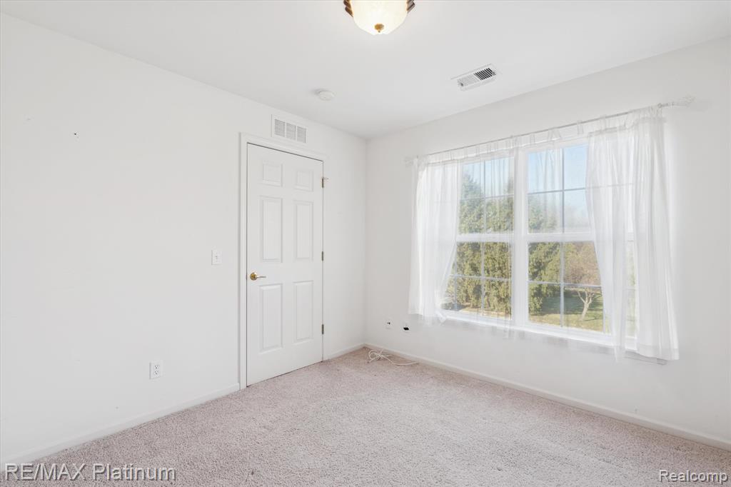 742 Olde English Circle, Howell, MI 48855 — Photo 10