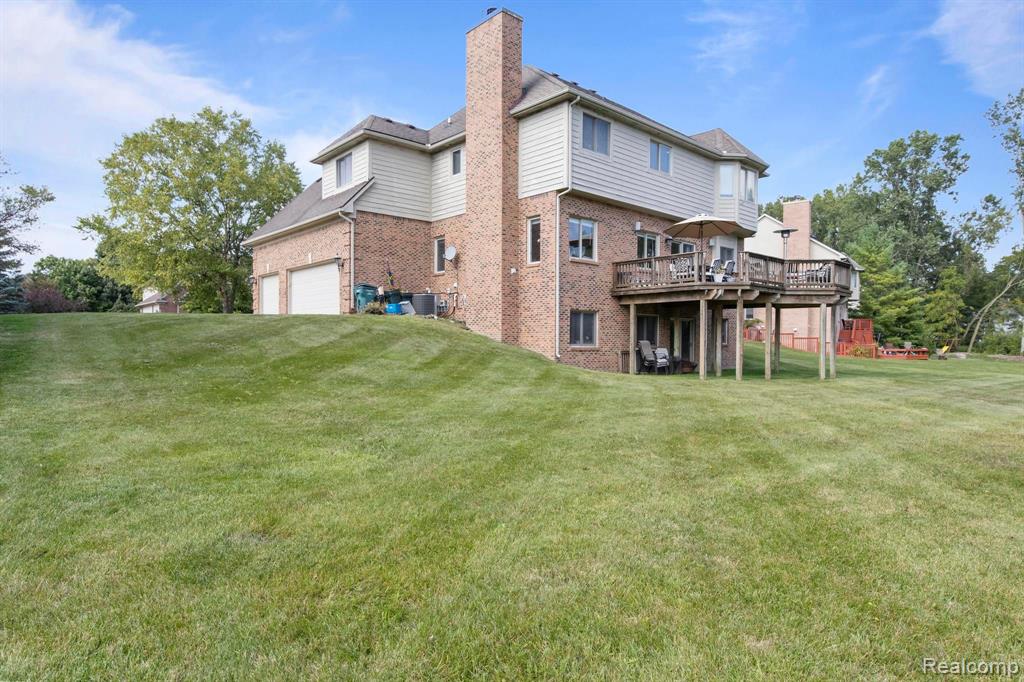 8978 WOODLORE SOUTH Drive, Plymouth, MI 48170 — Photo 5
