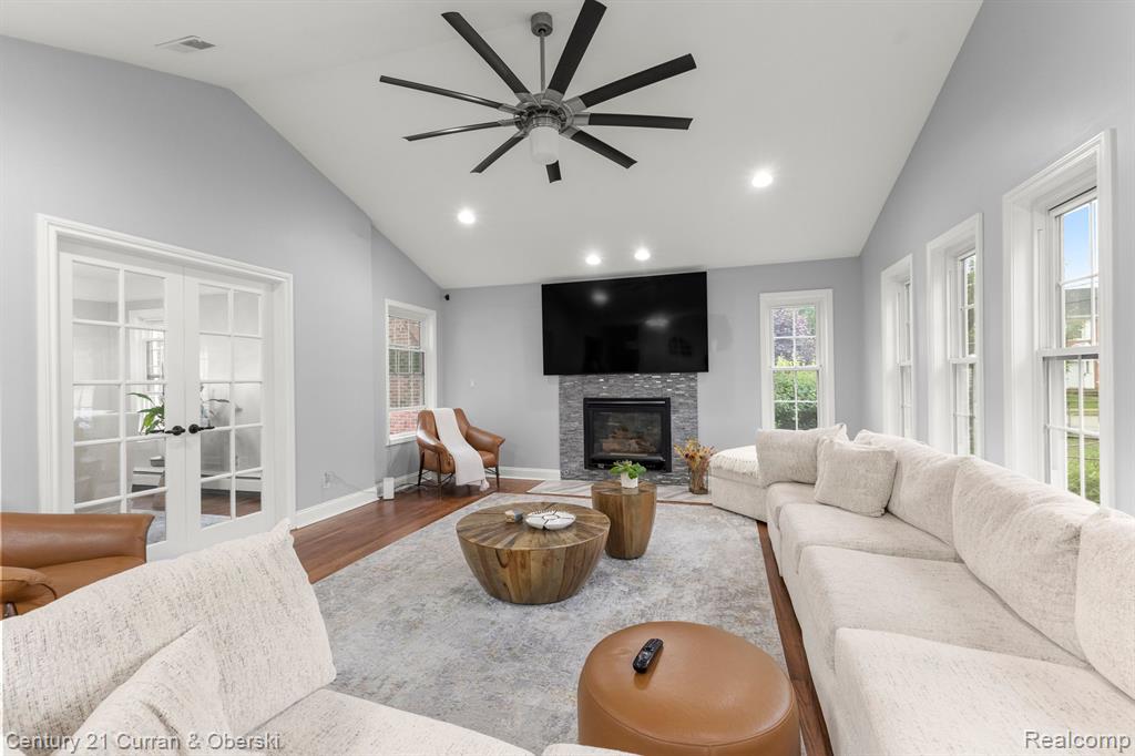 828 MERIDAN Street, Dearborn, MI 48124 — Photo 17