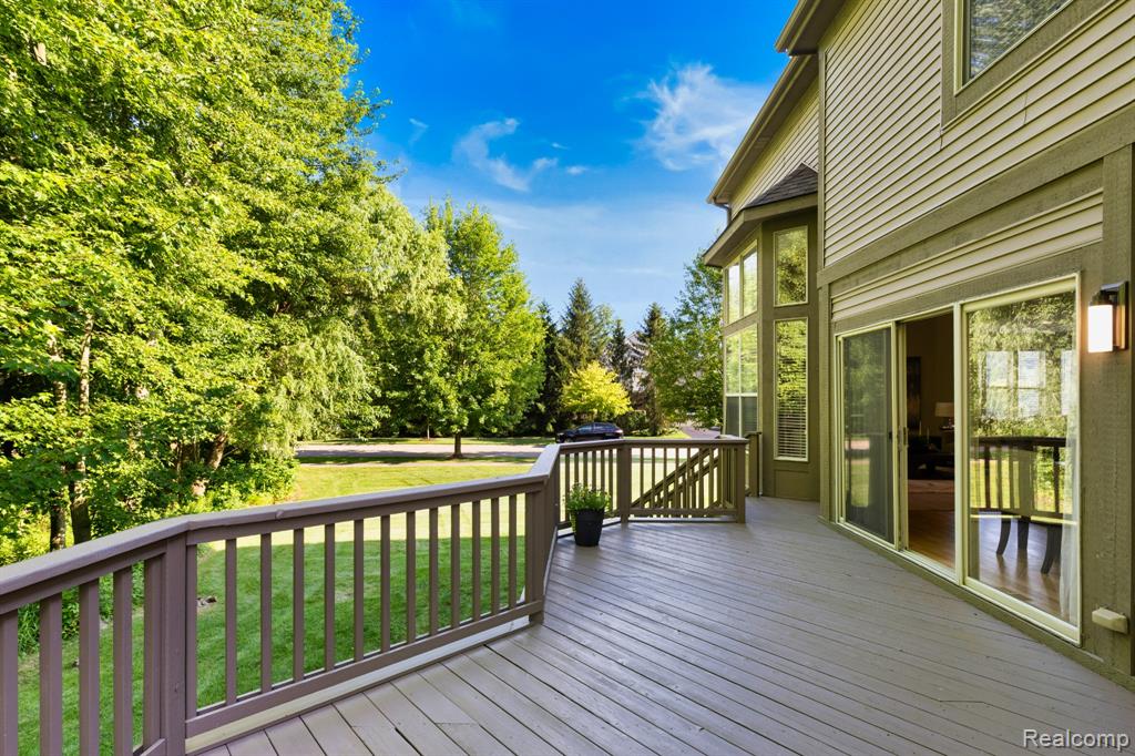 5634 Plantation Drive, Commerce Twp, MI 48382 — Photo 43