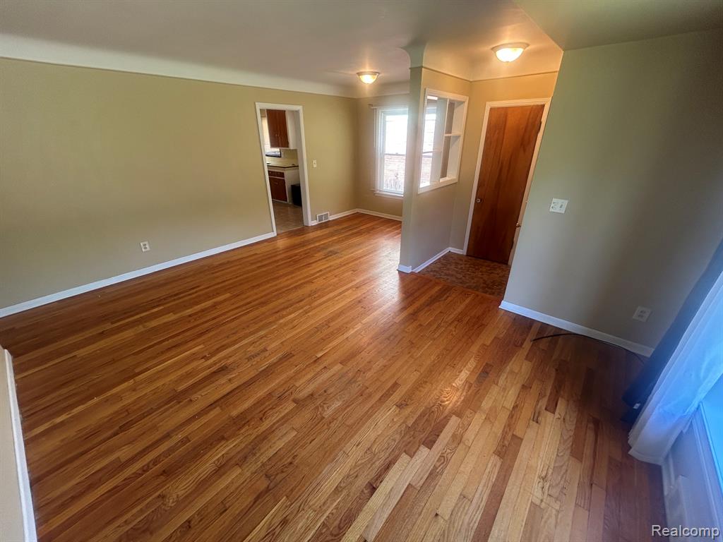 27225 LYNDON, Redford, MI 48239 — Photo 5