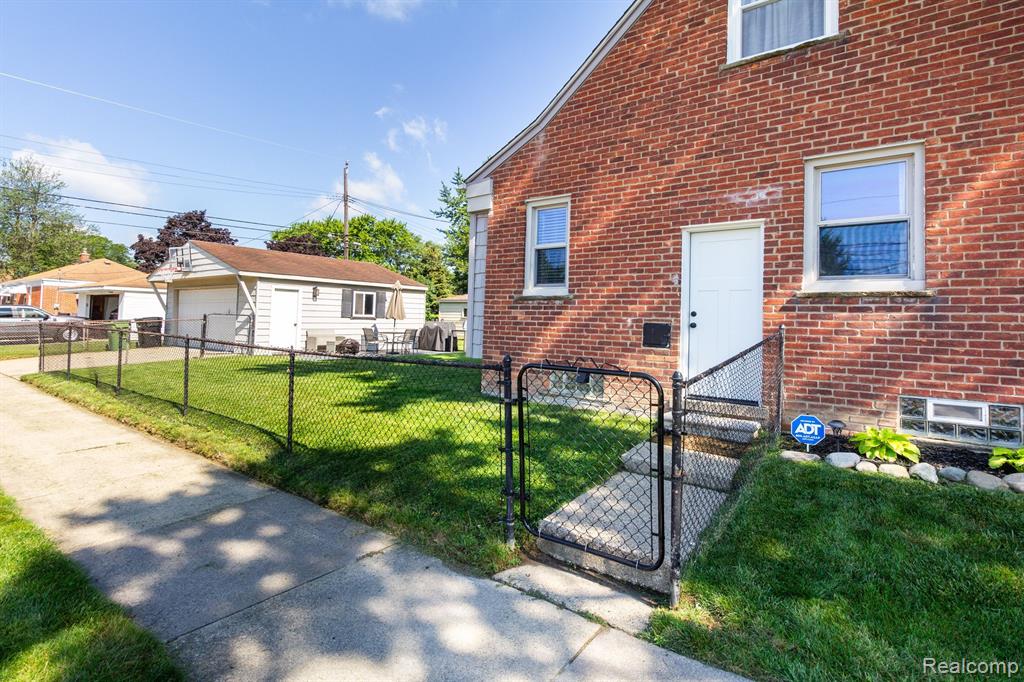9732 LAURENCE Avenue, Allen Park, MI 48101 — Photo 30