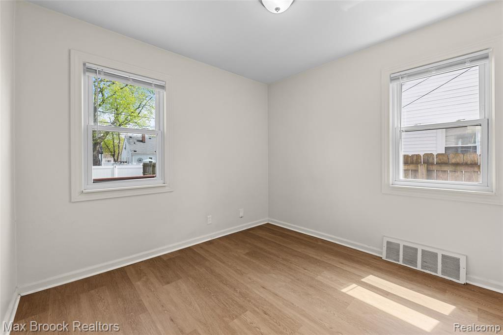 3012 GREENFIELD Road, Berkley, MI 48072 — Photo 11