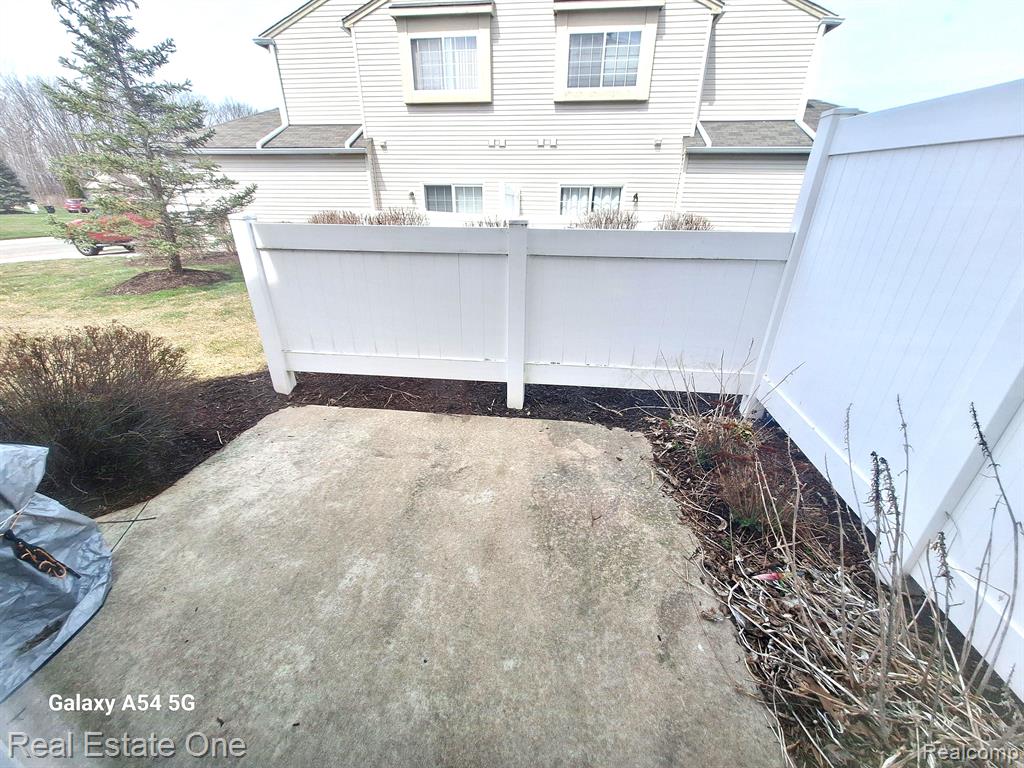26707 ASHTON Drive, Woodhaven, MI 48183 — Photo 12