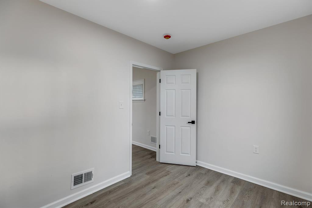 50 E NEVADA Street, Highland Park, MI 48203 — Photo 11