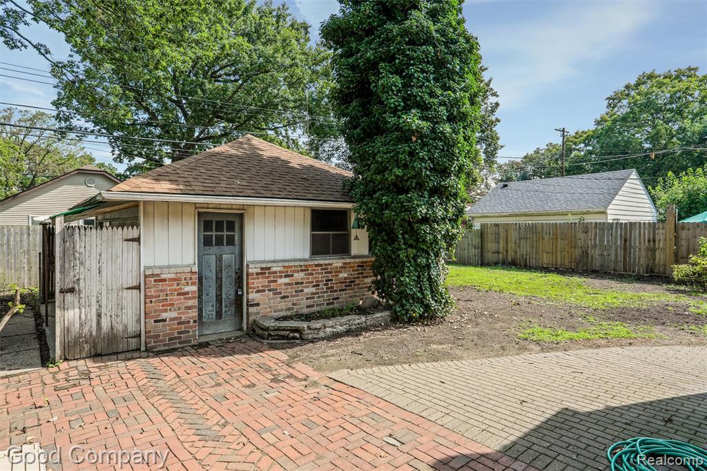603 E Maxlow Avenue, Hazel Park, MI 48030 — Photo 25