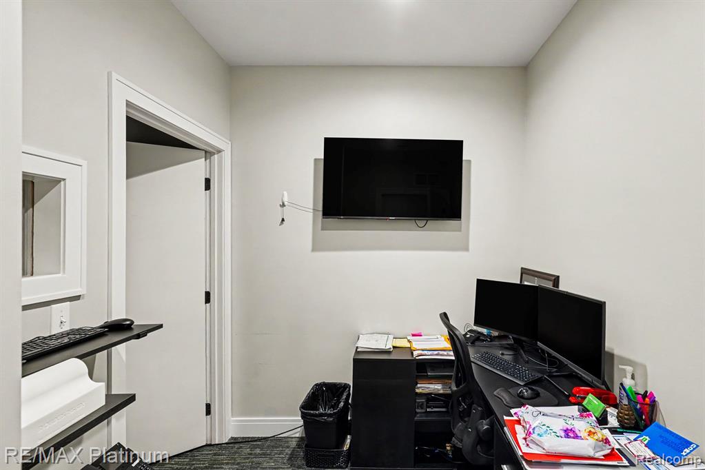 8082 W GRAND RIVER, Brighton, MI 48114 — Photo 12