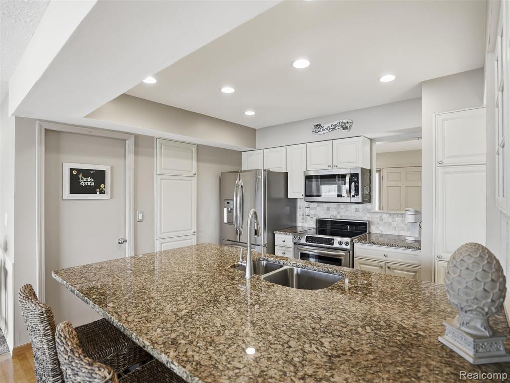 4965 Grover Drive, Brighton, MI 48116 — Photo 13