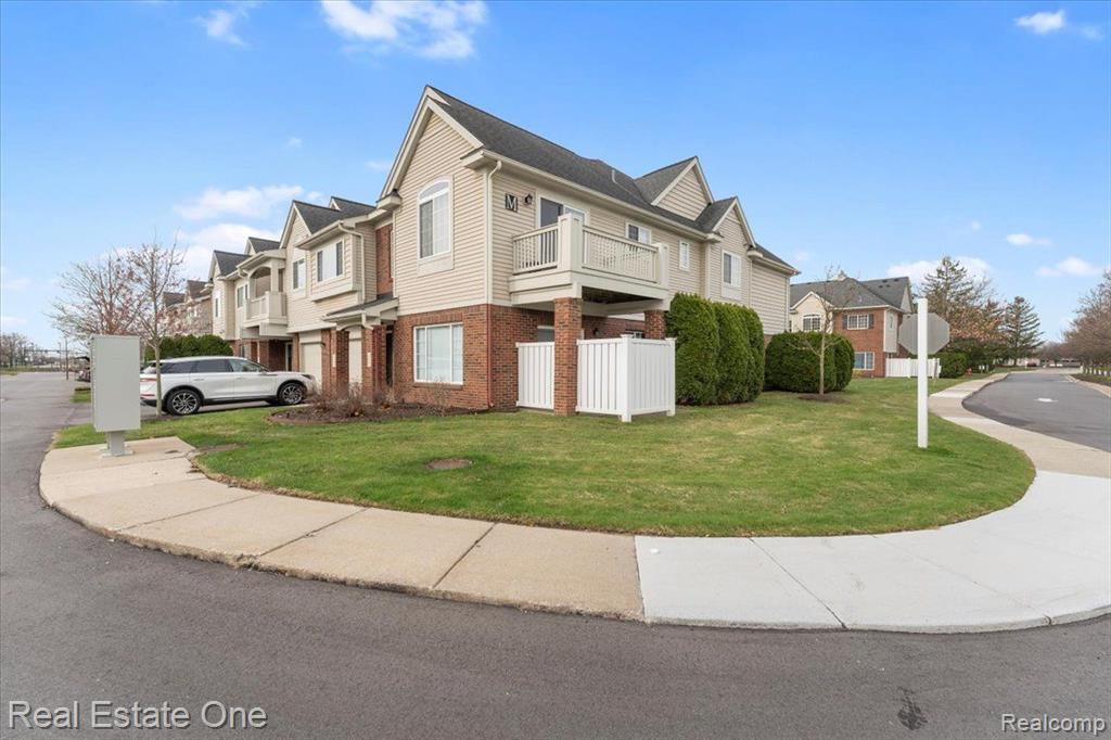 23027 FAIRLANE Boulevard, Woodhaven, MI 48183 — Photo 2
