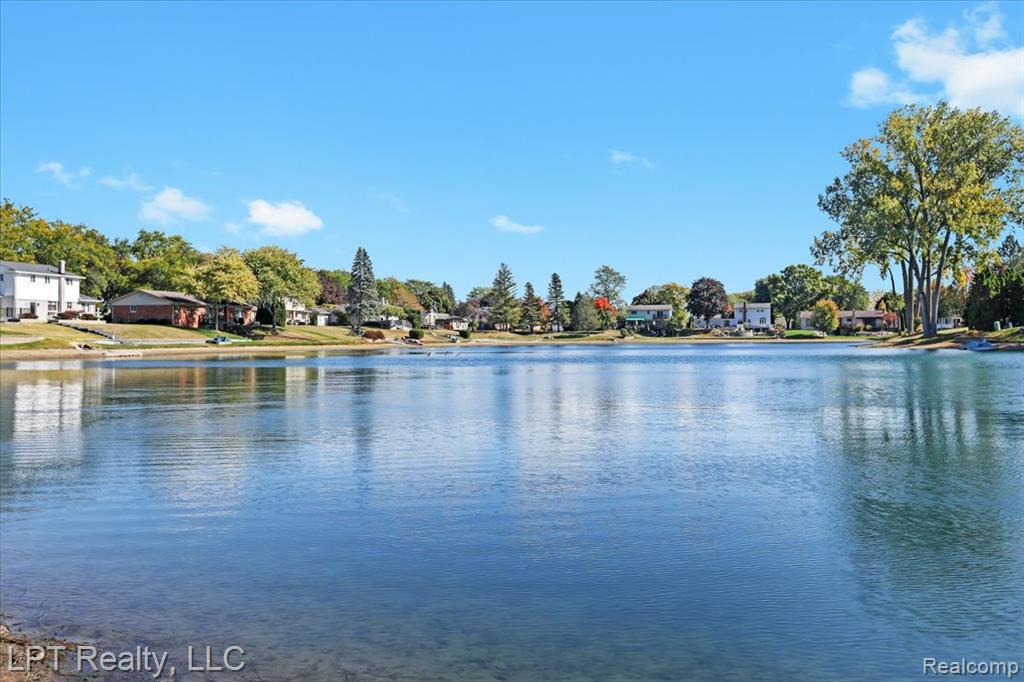 6378 Emerald Lake Drive, Troy, MI 48085 — Photo 42
