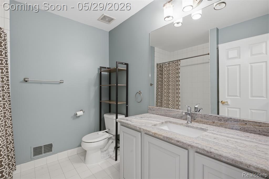 735 Kentbrook Drive, Commerce Twp, MI 48382 — Photo 44